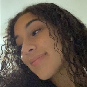 Meet your Posher, Simone